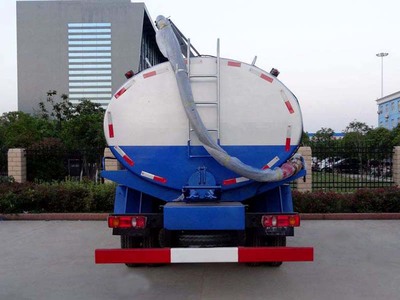東風天錦12方吸糞車 環(huán)衛(wèi)作業(yè)的高效能手