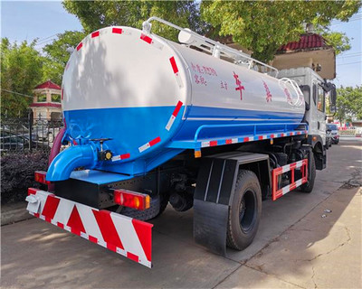 環衛車中的關鍵角色 吸糞車的功能與應用